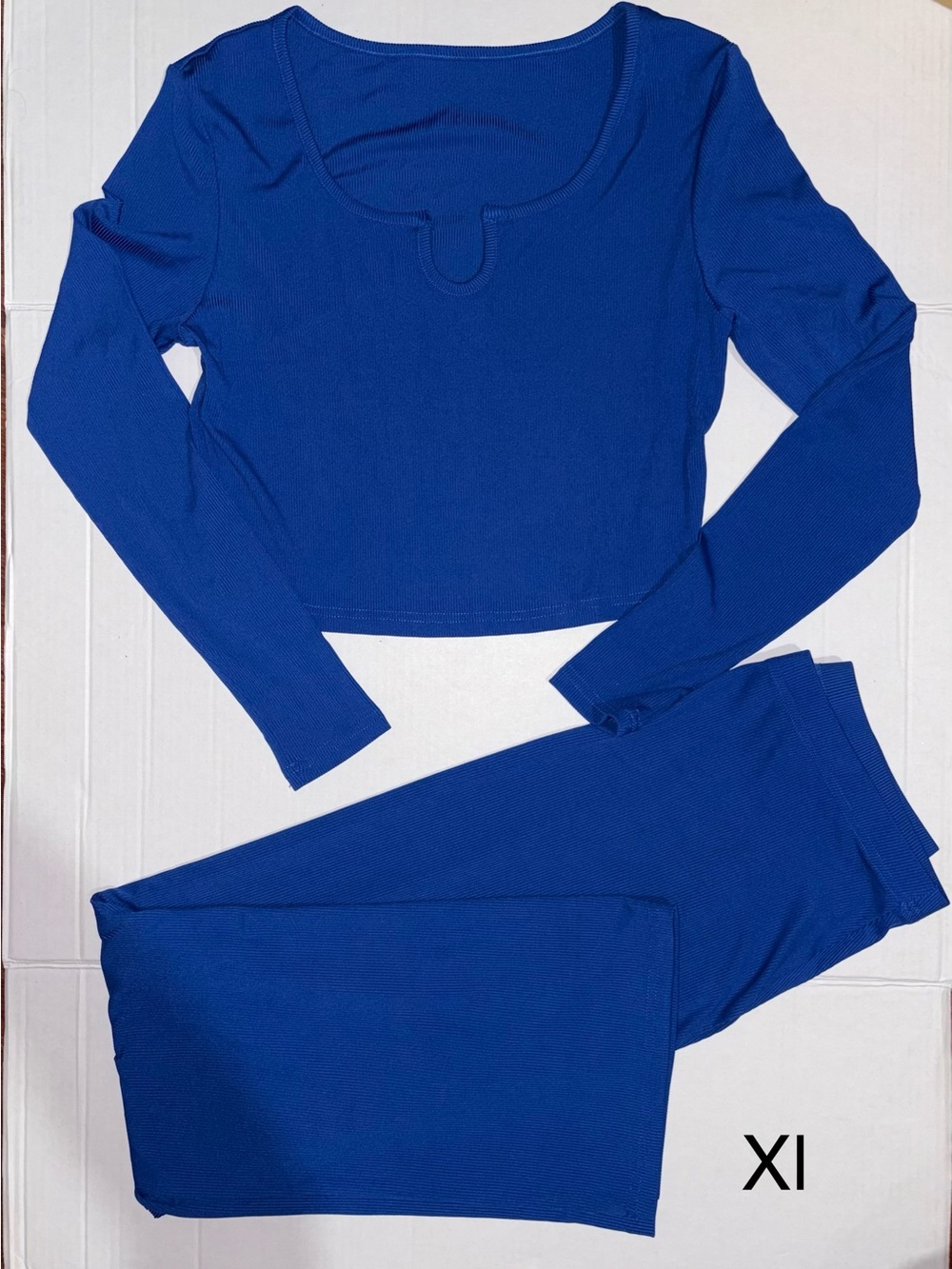 Women’s Long Sleeve Crop Top & Legging Set - Blue